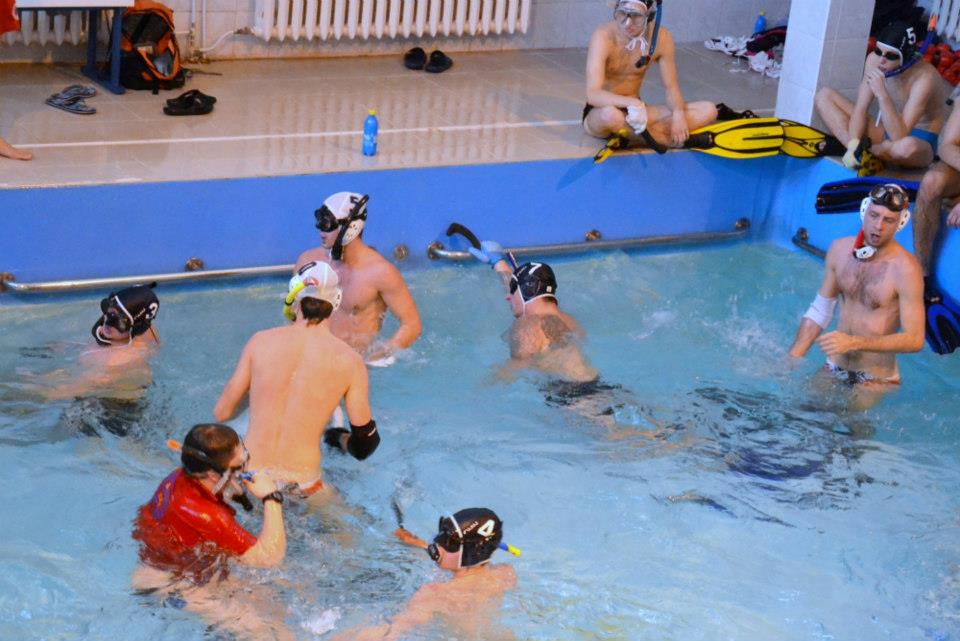 Hokej pod wodą Walenie Hydra XII 2012